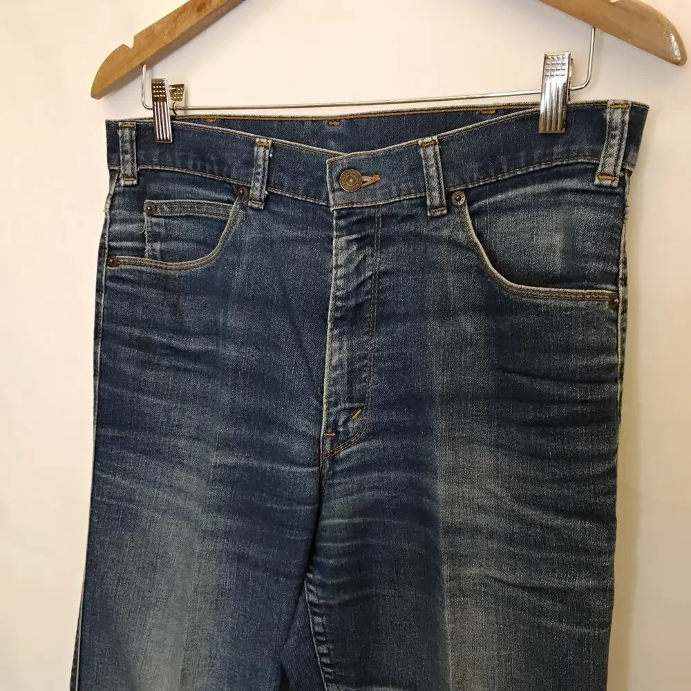 Levis levi movin
